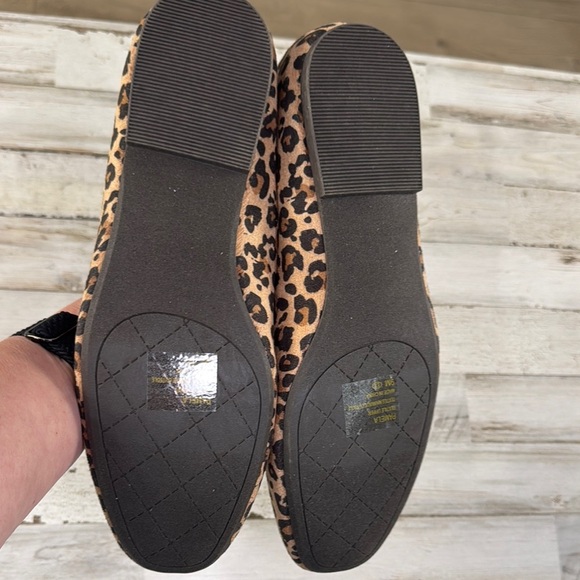 Jellypop Pamela Flats Leopard Print Women's Flats NWT - Picture 9 of 10